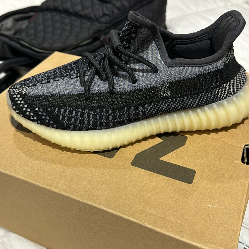 Yeezy V2 boost 350 Carbon